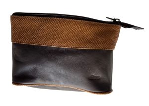 675 – Cosmetiquera en cuero – Cyrius